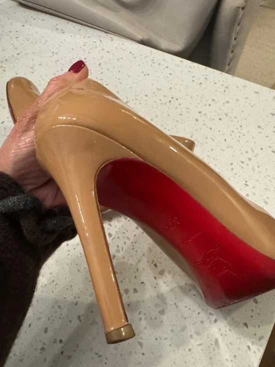Christian Louboutin Nude Patent Leather Pumps with Red Soles - Picture 5 of 7